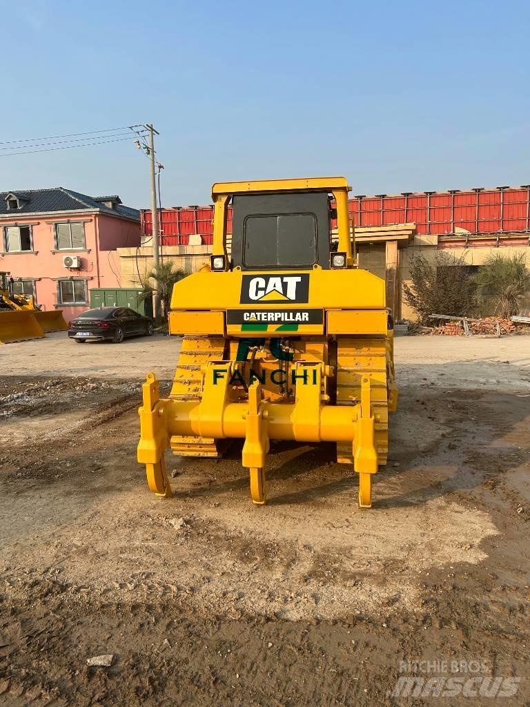 CAT D 8 R Pásové dozéry