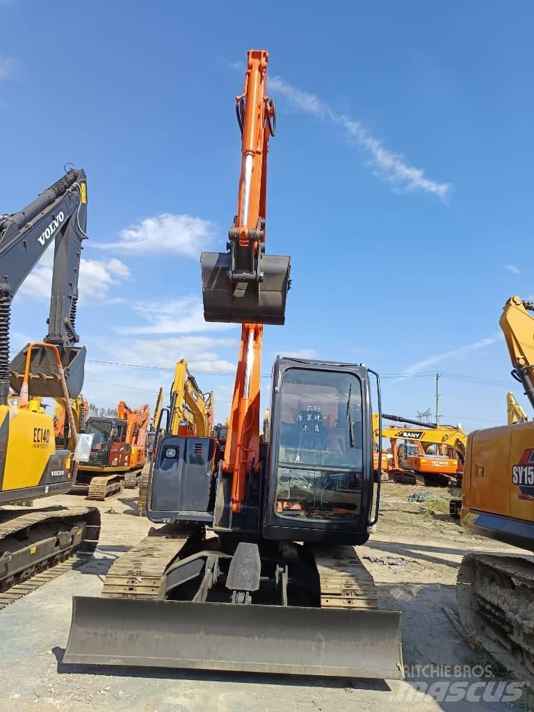 Hitachi ZX 75 Midi rýpadlá 7 t - 12 t