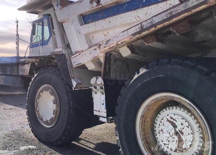 Komatsu HD985 - Stavebné sklápače