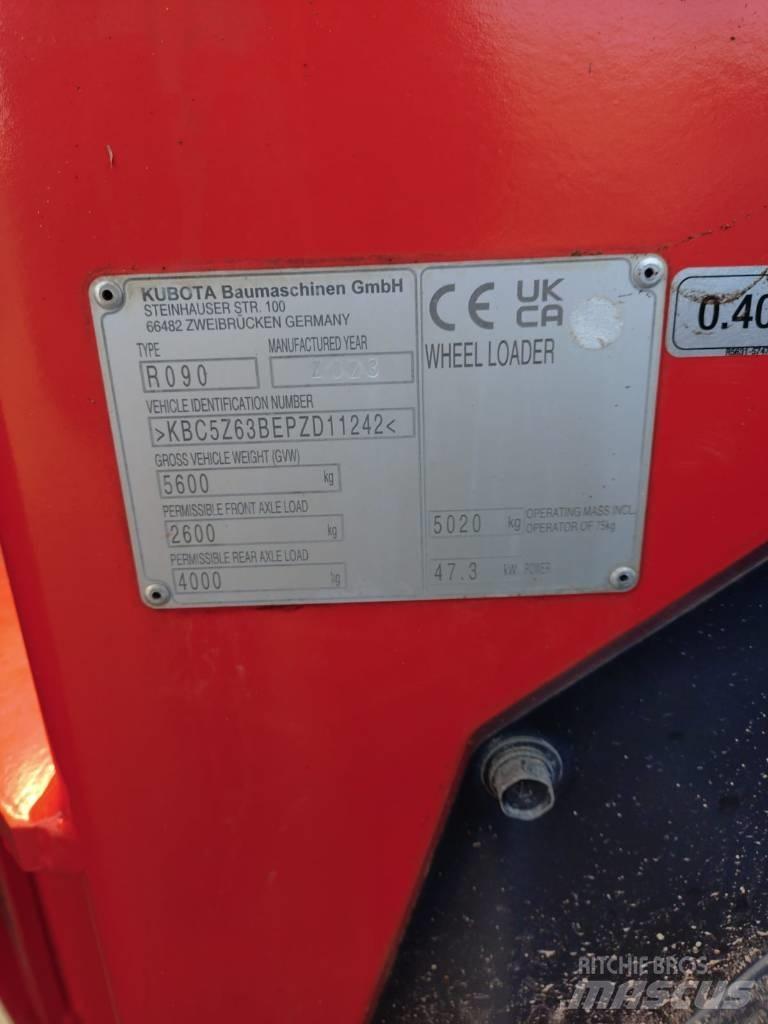 Kubota R 082 Kolesové nakladače