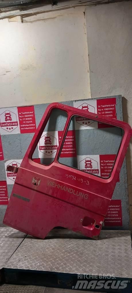 MAN 12.232 left door Kabíny a interiér