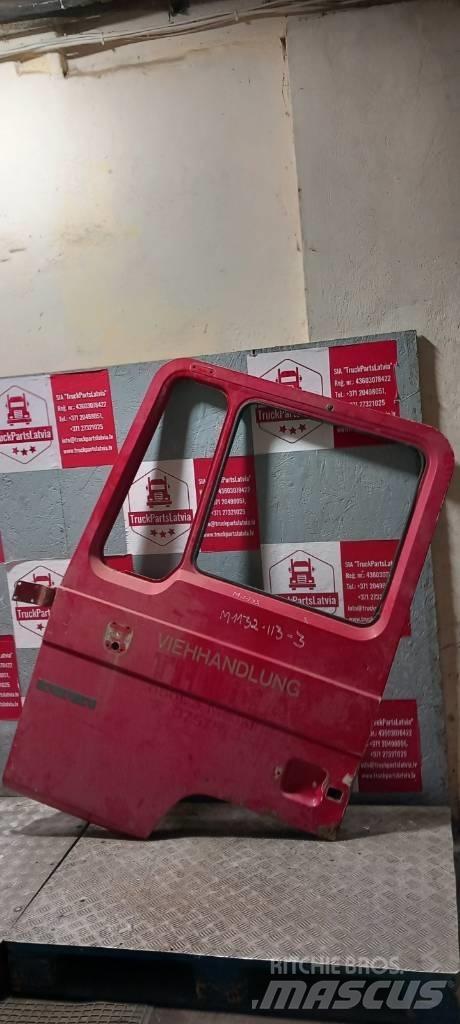 MAN 12.232 left door Kabíny a interiér
