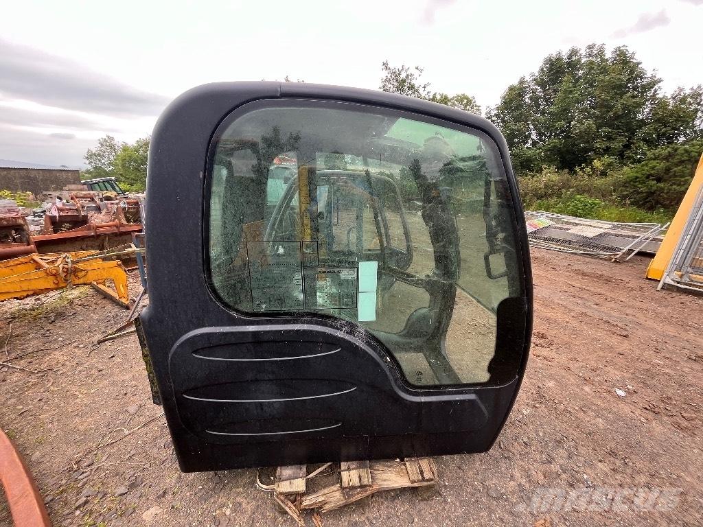 JCB JS220 Cabin / Cab Pásové rýpadlá