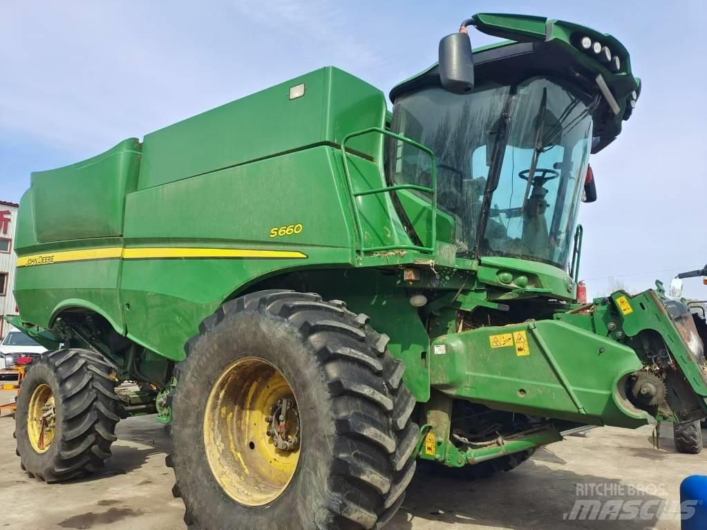 John Deere S660 Kombinované zberacie stroje