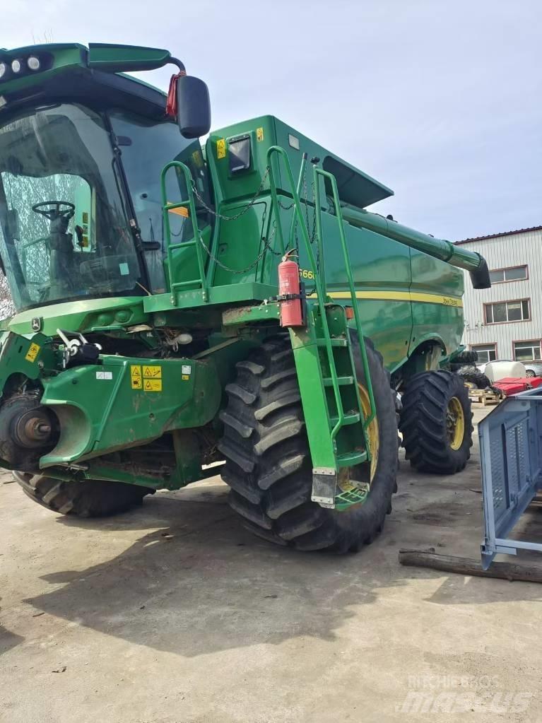 John Deere S660 Kombinované zberacie stroje