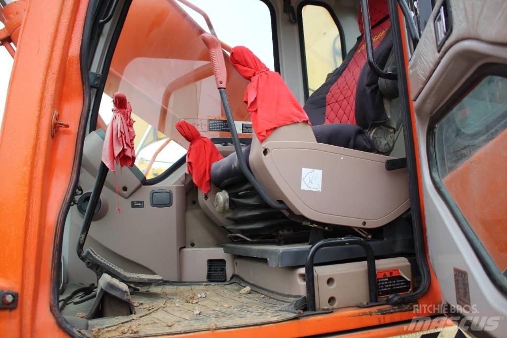 Doosan 220 LC-7 Pásové rýpadlá