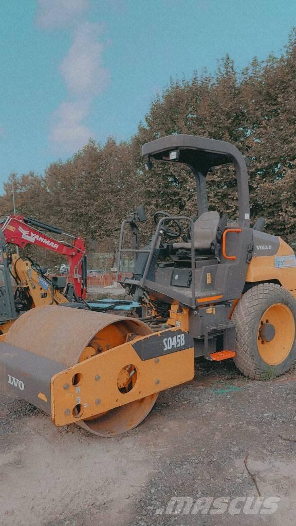 Volvo SD 45 B Ťahačové valce