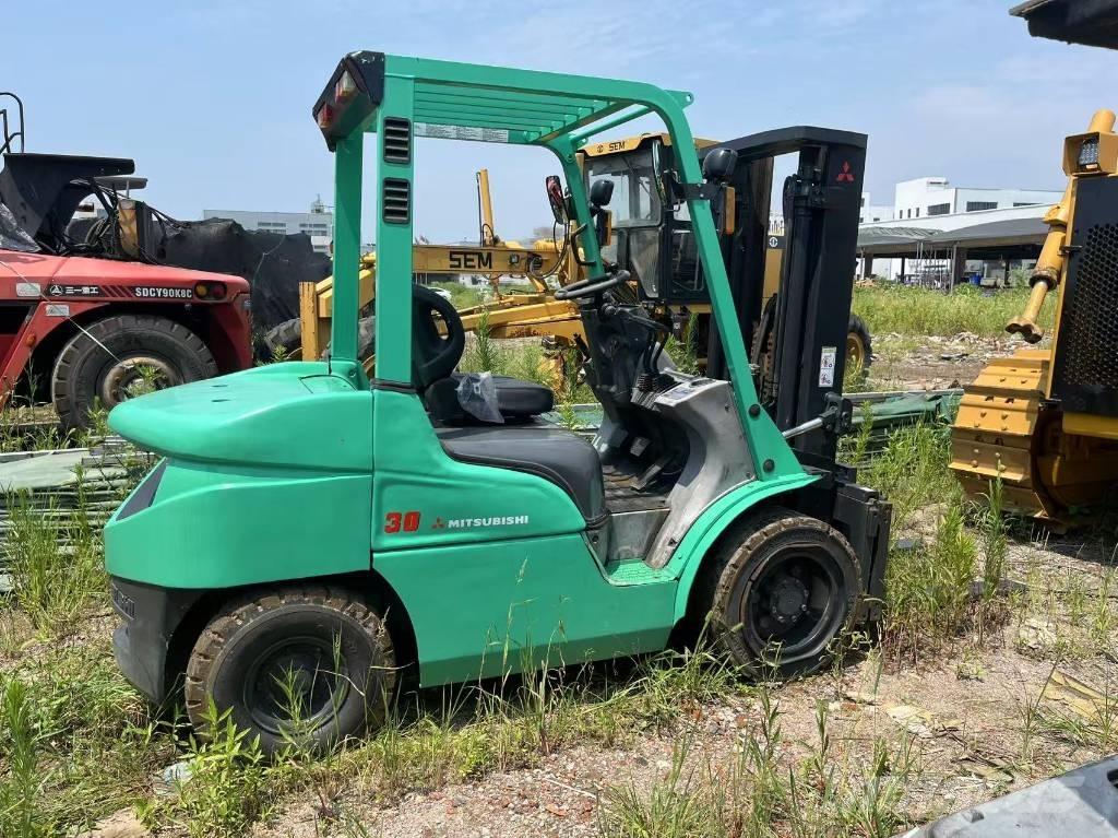 Mitsubishi FD 30 N Dieselové vozíky