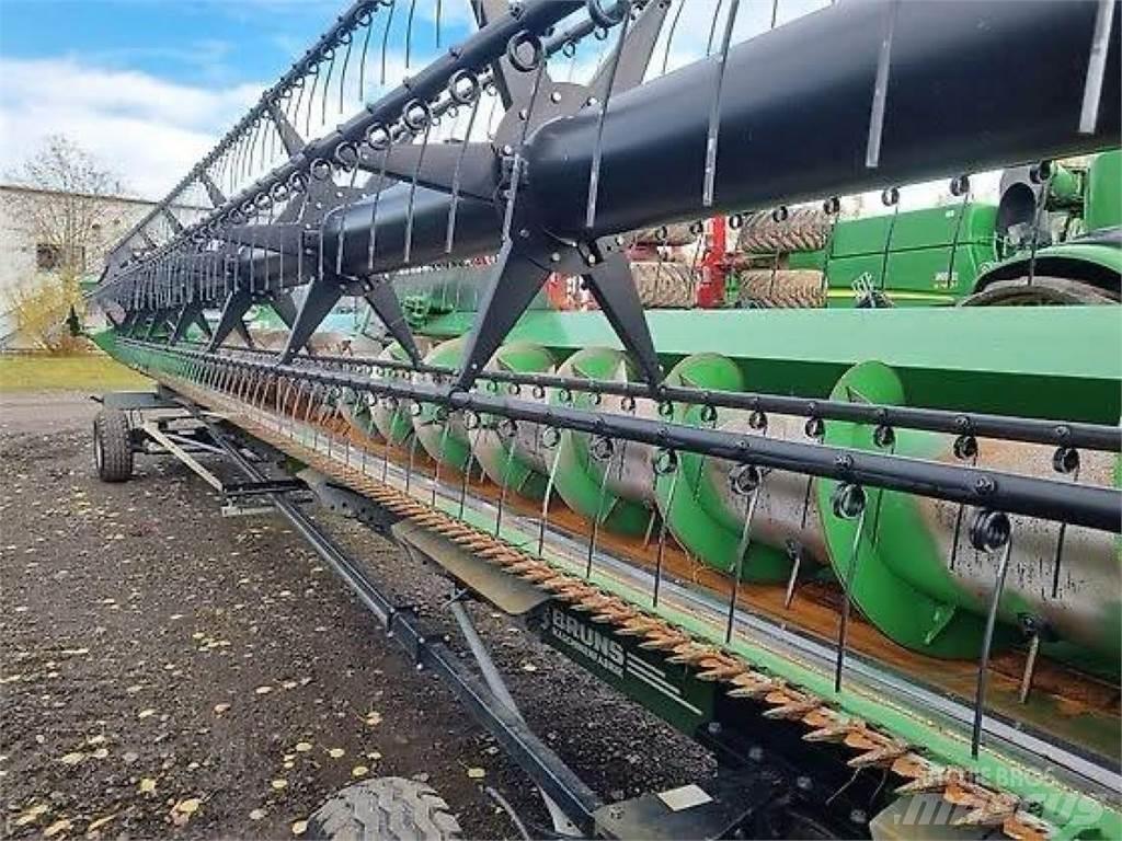 John Deere S 685 i Kombinované zberacie stroje