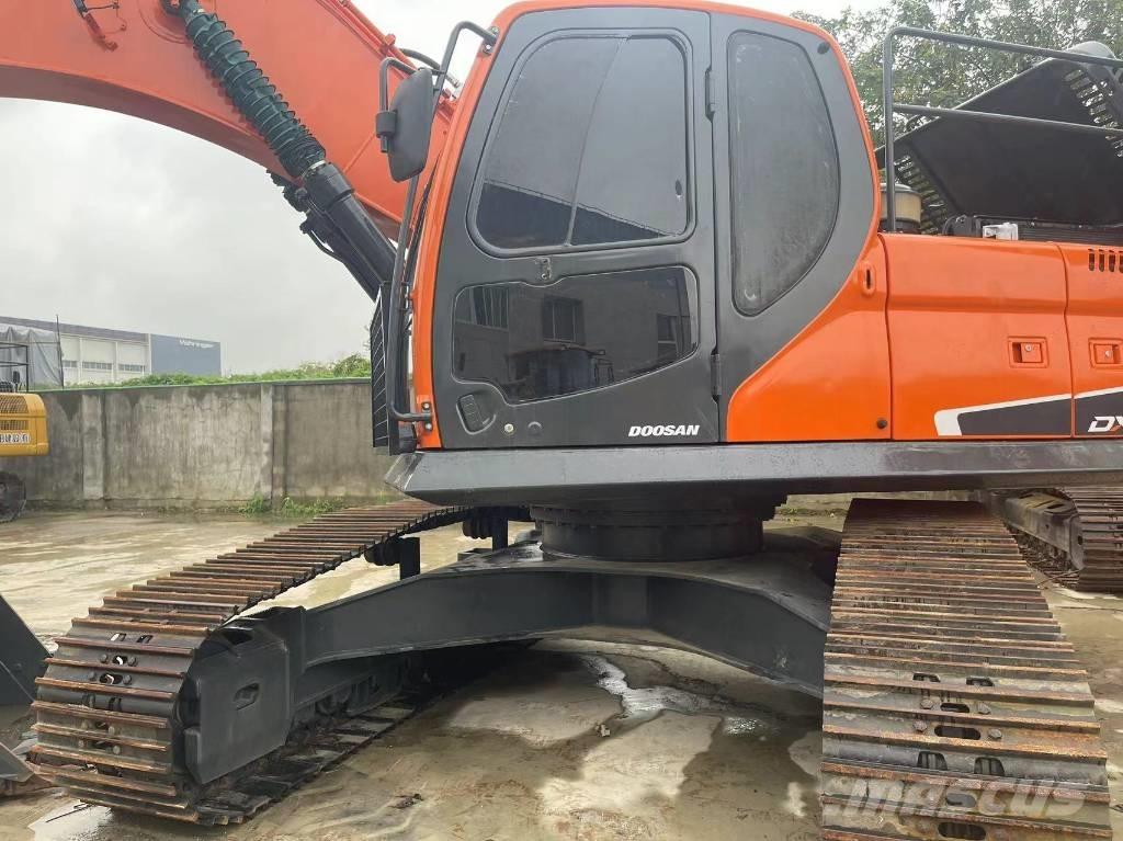 Doosan DX 300 LC Pásové rýpadlá