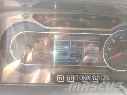 Sany STC700T5 Univerzálne terénne žeriavy