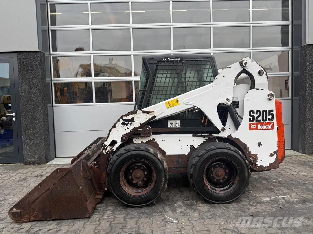 Bobcat S205 Šmykom riadené nakladače