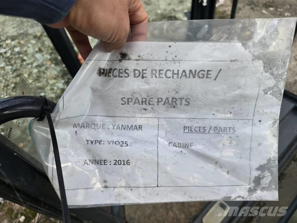 Yanmar Vio 25 Cabine Kabíny a interiér