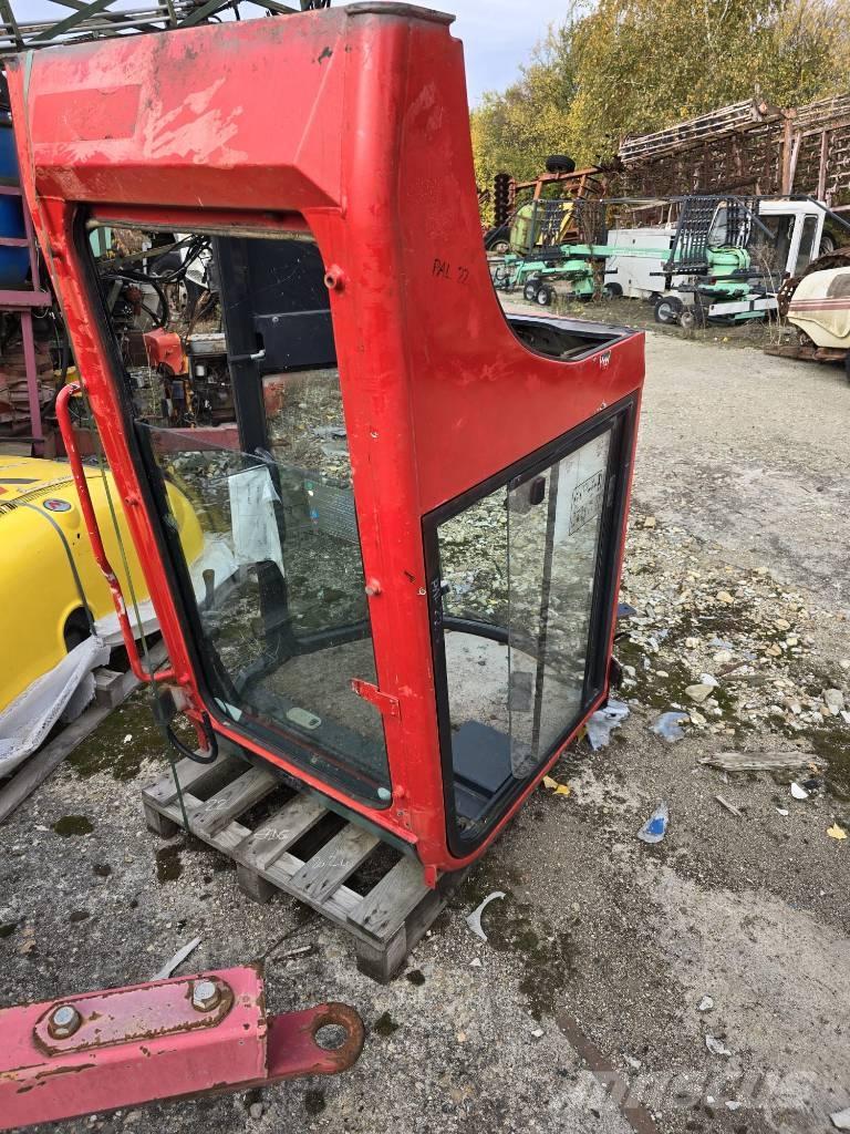 Yanmar Vio 25 Cabine Kabíny a interiér