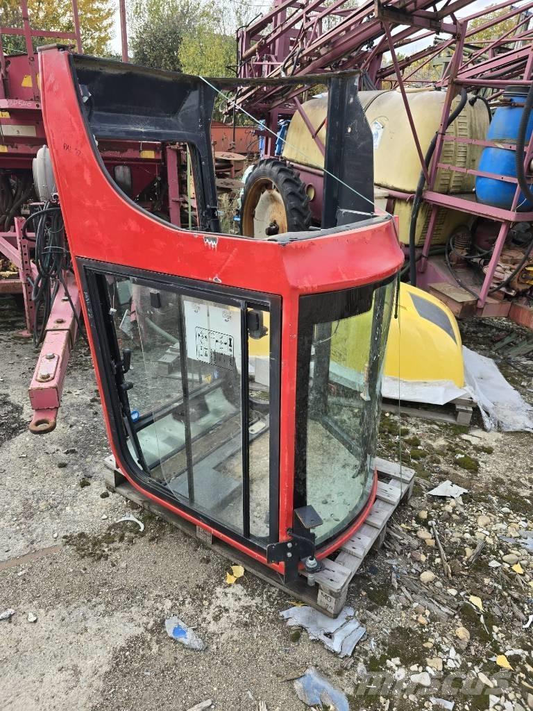 Yanmar Vio 25 Cabine Kabíny a interiér