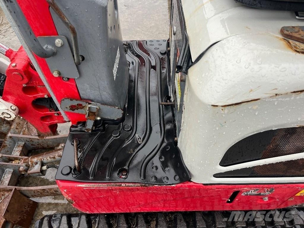 Takeuchi TB 210 R Mini rýpadlá < 7t