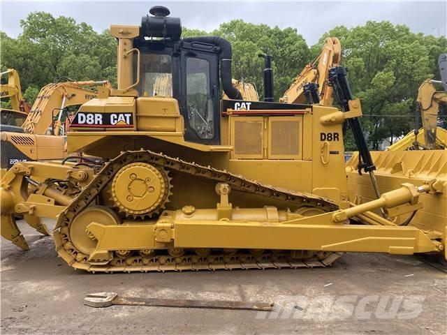 CAT D 8 R Pásové dozéry