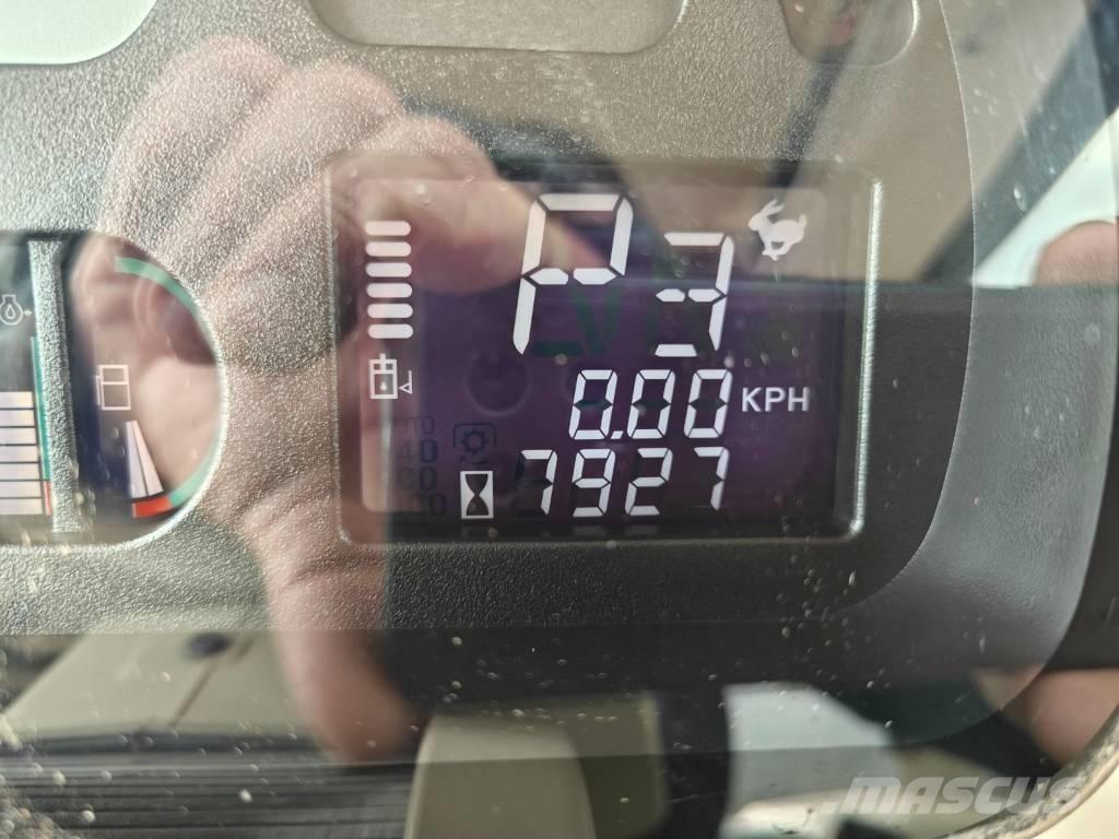 Massey Ferguson 8690 Traktory