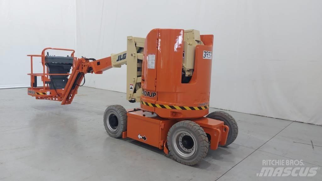 JLG E300AJP Kĺbové plošiny