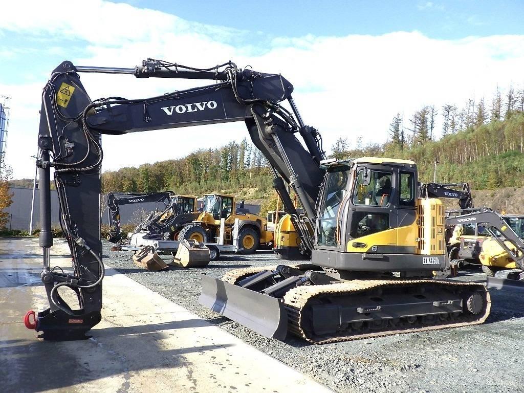 Volvo ECR 235 D Pásové rýpadlá