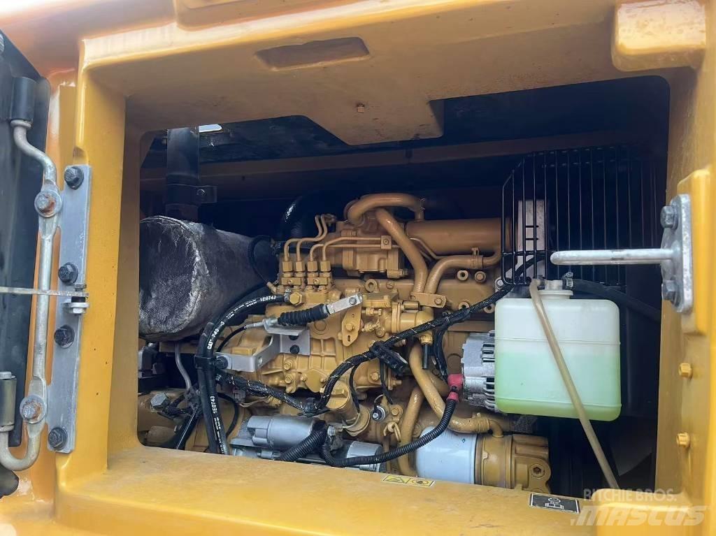 CAT 310 Pásové rýpadlá