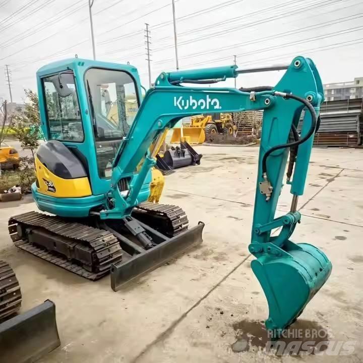 Kubota U30 Pásové rýpadlá
