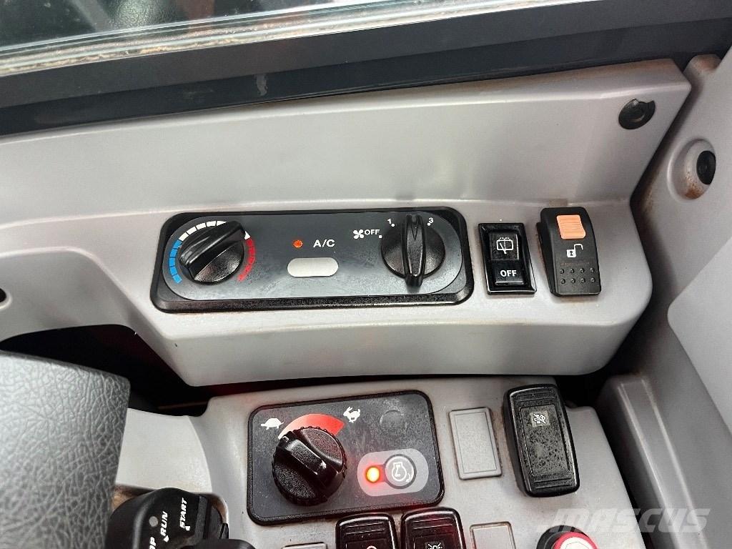 Kubota KX 080-4 Midi rýpadlá 7 t - 12 t