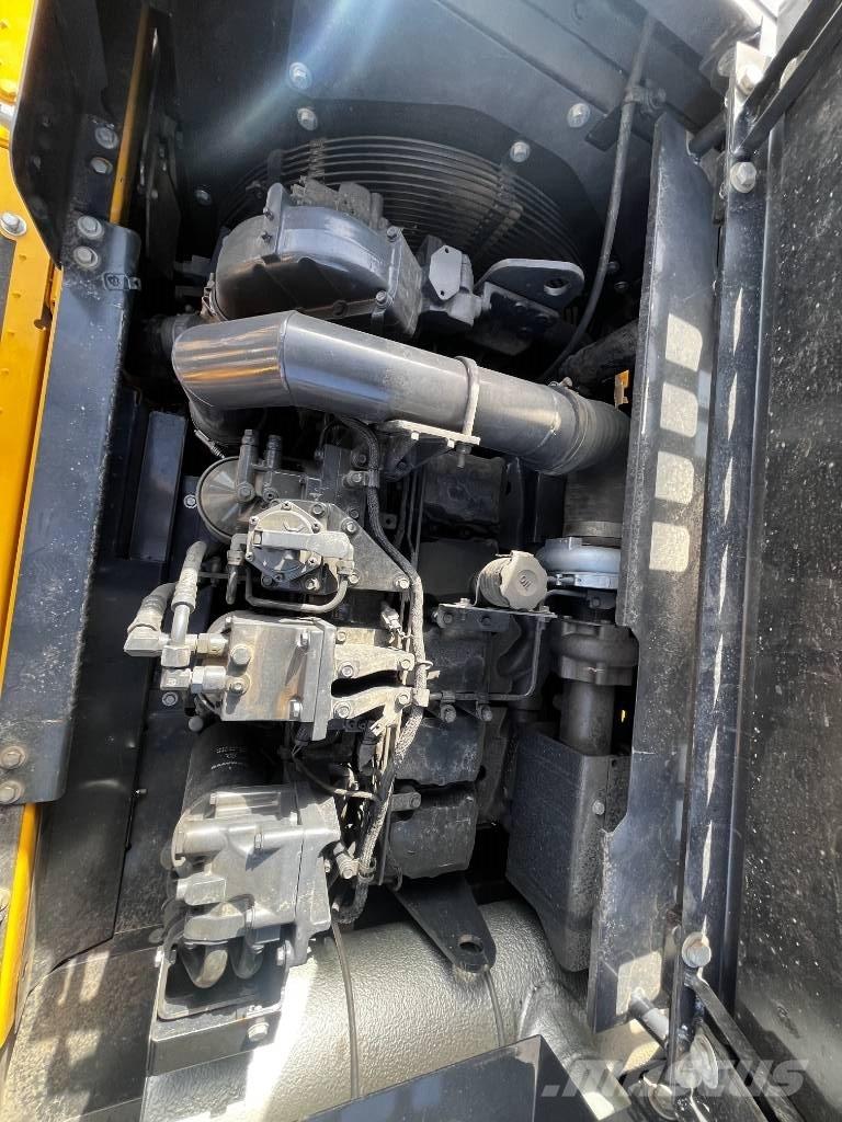 Komatsu PC 450-8 Pásové rýpadlá