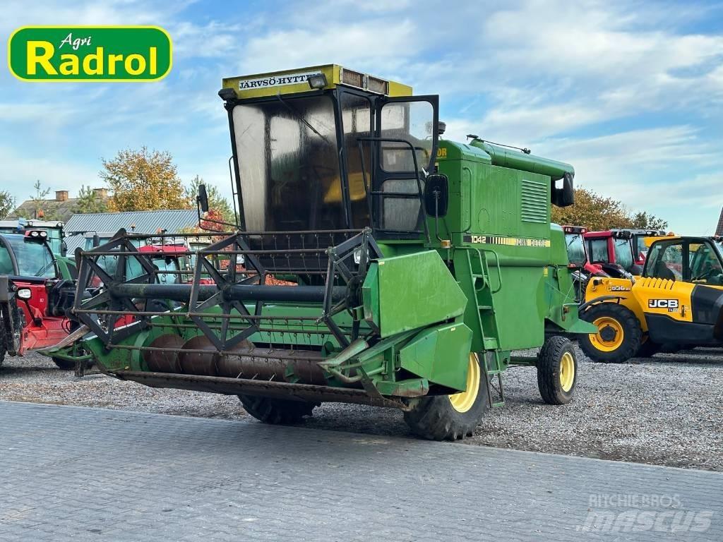 John Deere 1042 Kombinované zberacie stroje