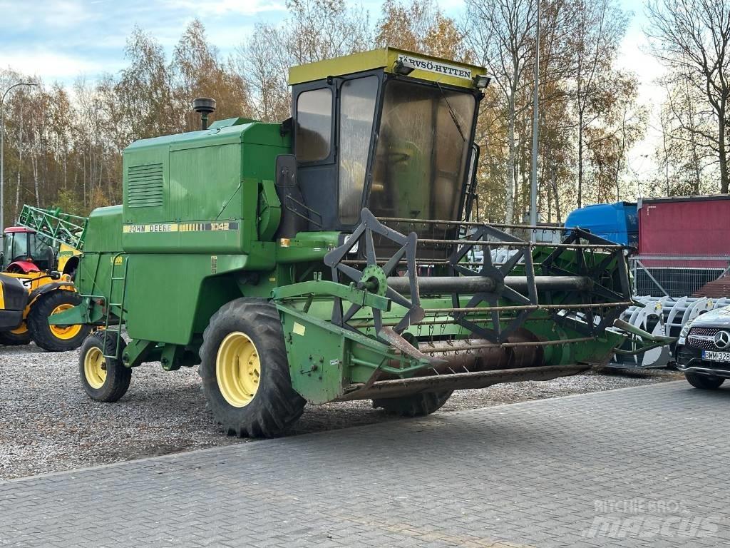 John Deere 1042 Kombinované zberacie stroje