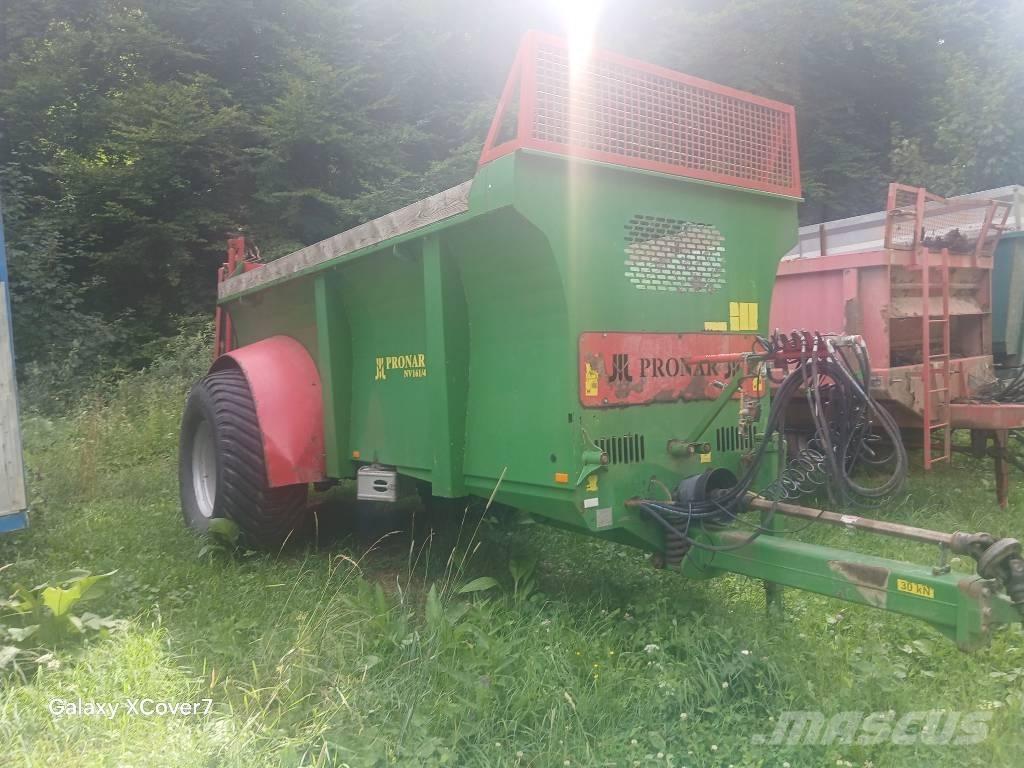 Pronar NV161/4 Rozmetadlá maštaľného hnoja