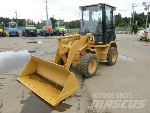 CAT 901B Kolesové nakladače