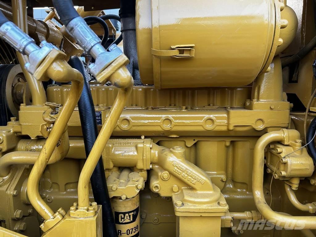 CAT D7G Pásové dozéry