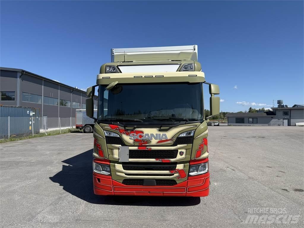 Scania P320 4X2 Skriňová nadstavba
