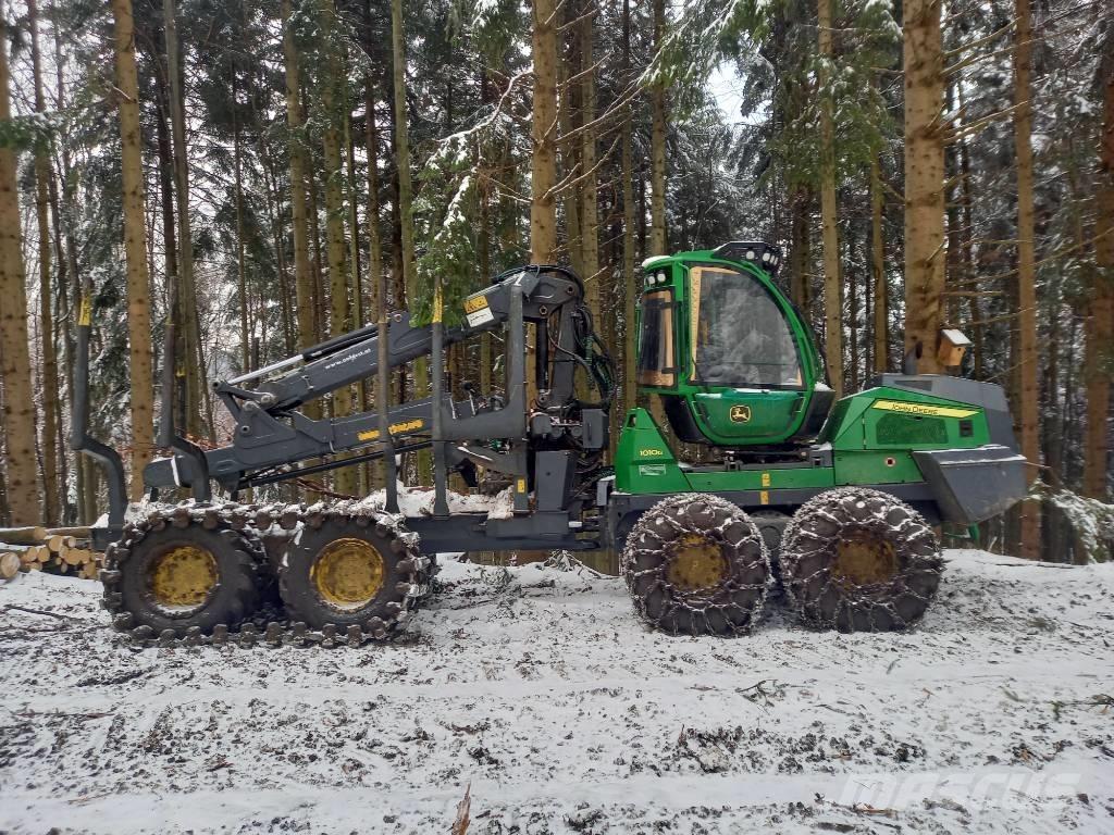 John Deere 1010 G Lesné traktory