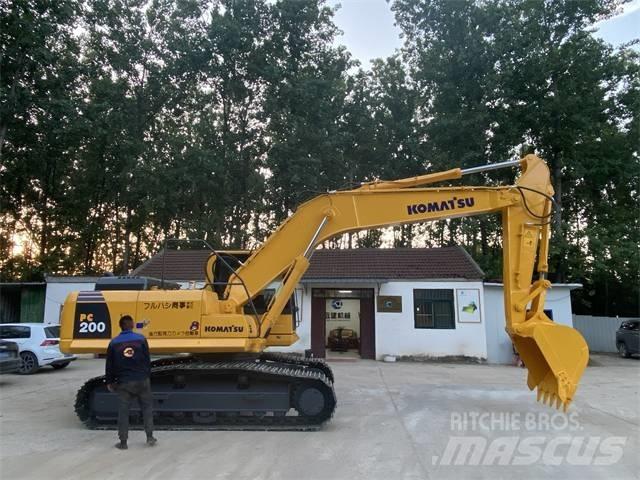 Komatsu PC200-8 Pásové rýpadlá