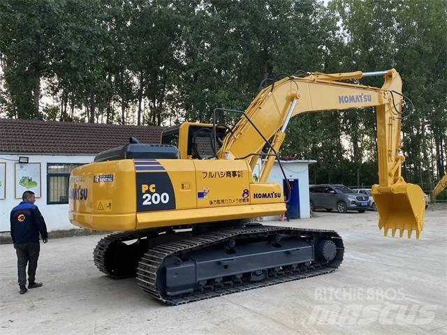 Komatsu PC200-8 Pásové rýpadlá