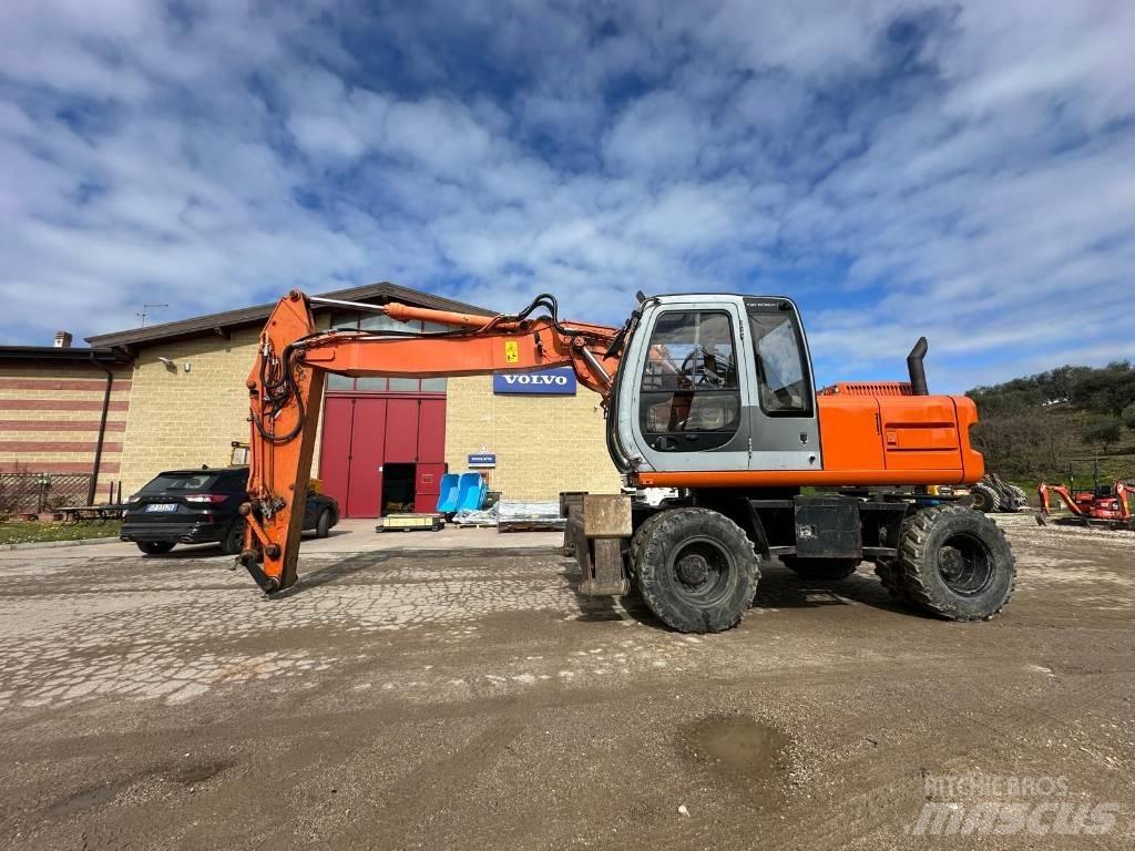 Hitachi EX 165 Kolesové rýpadlá