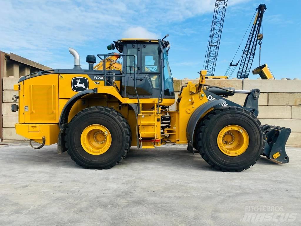 John Deere 824p Kolesové nakladače