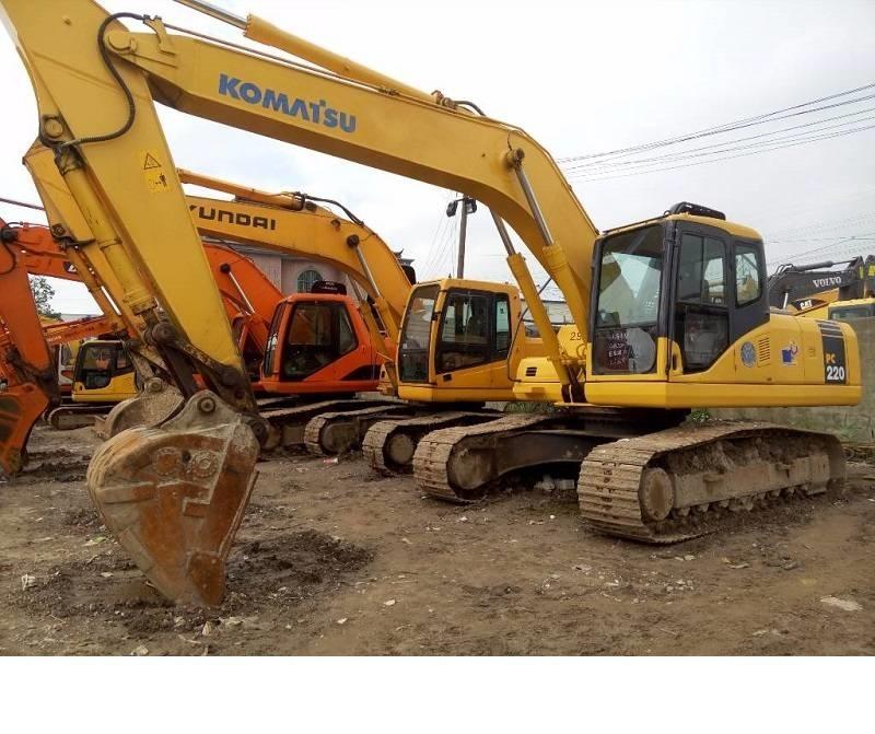 Komatsu pc220-7 Pásové rýpadlá