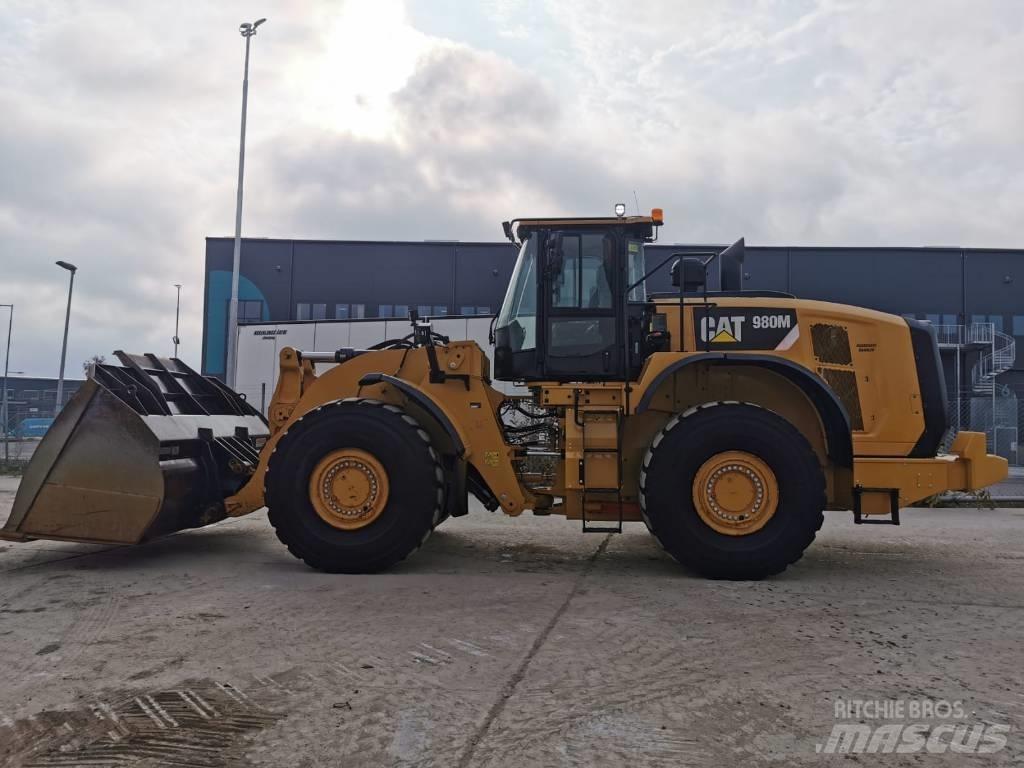 CAT 980M Kolesové nakladače