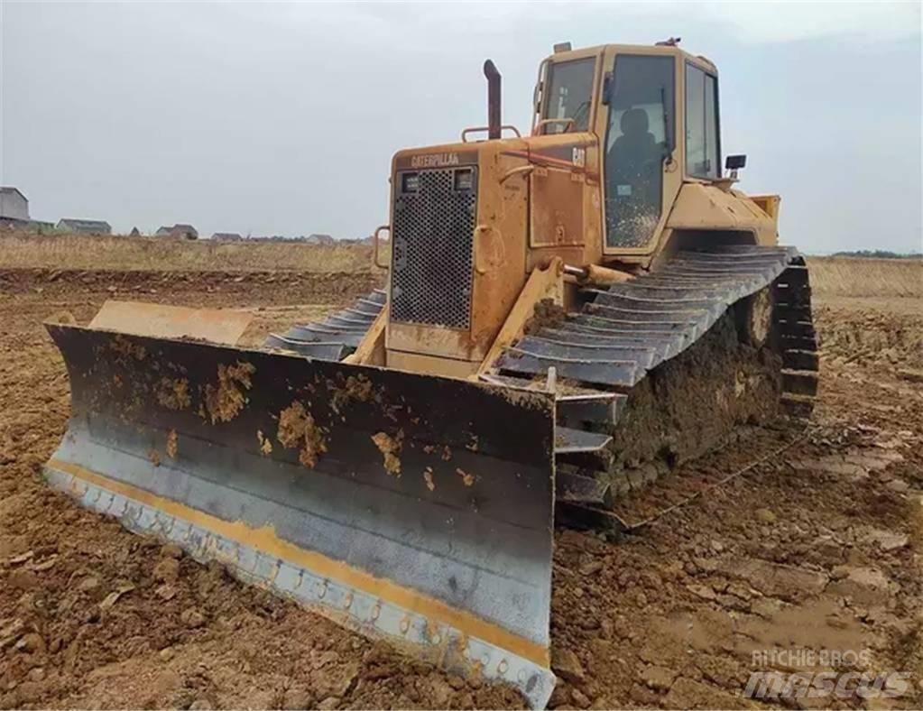 CAT D 6 N Pásové dozéry