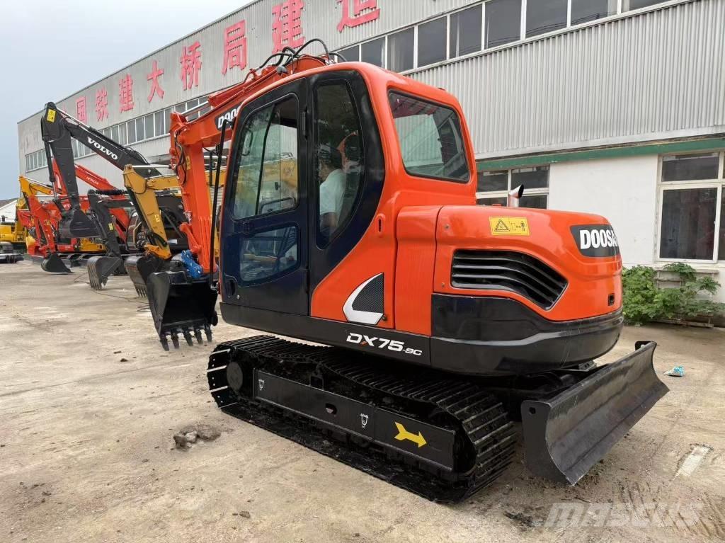 Doosan DX 75 Pásové rýpadlá