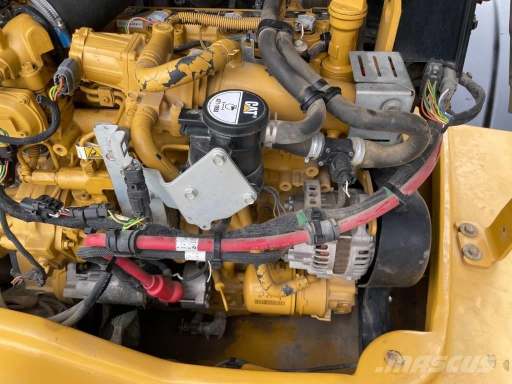 CAT 908M Kolesové nakladače