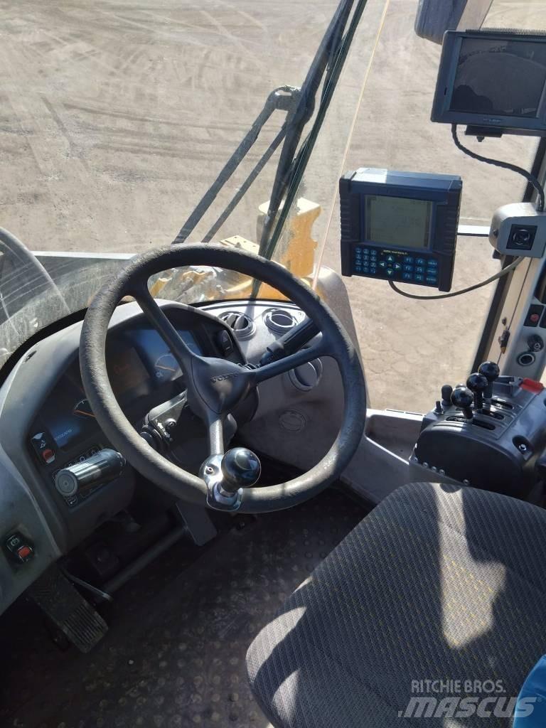 Volvo L 220 F Kolesové nakladače