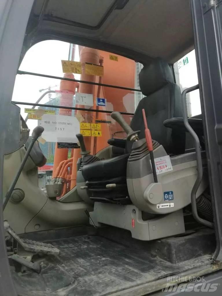 Hitachi ZX 200 Pásové rýpadlá