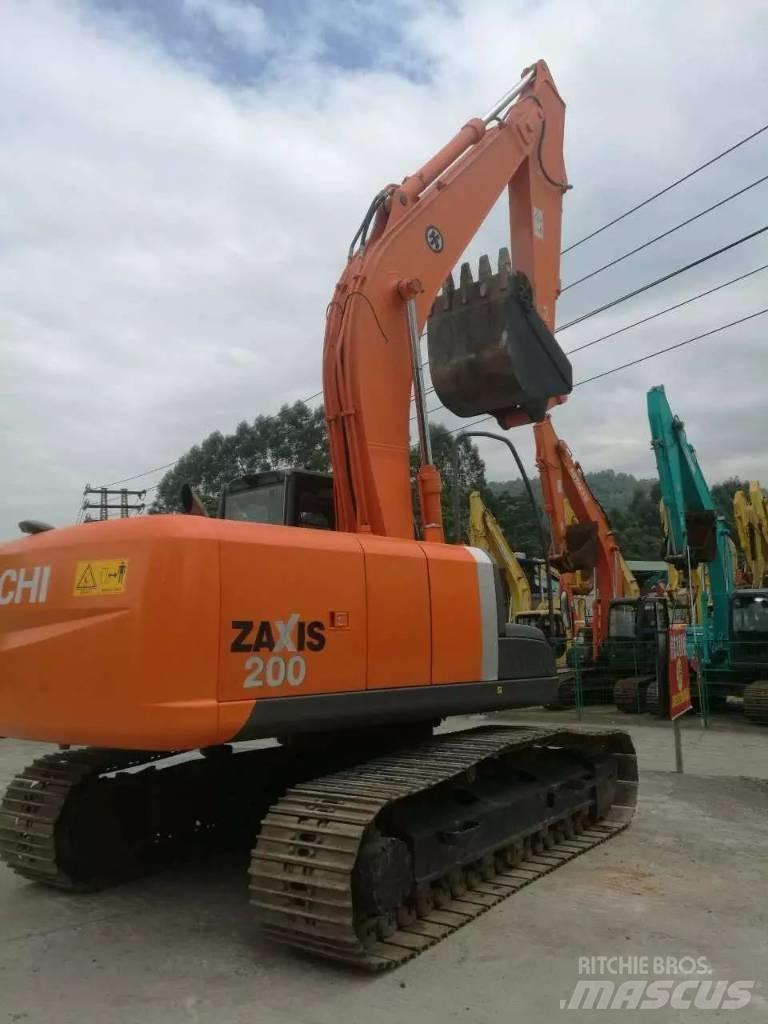 Hitachi ZX 200 Pásové rýpadlá