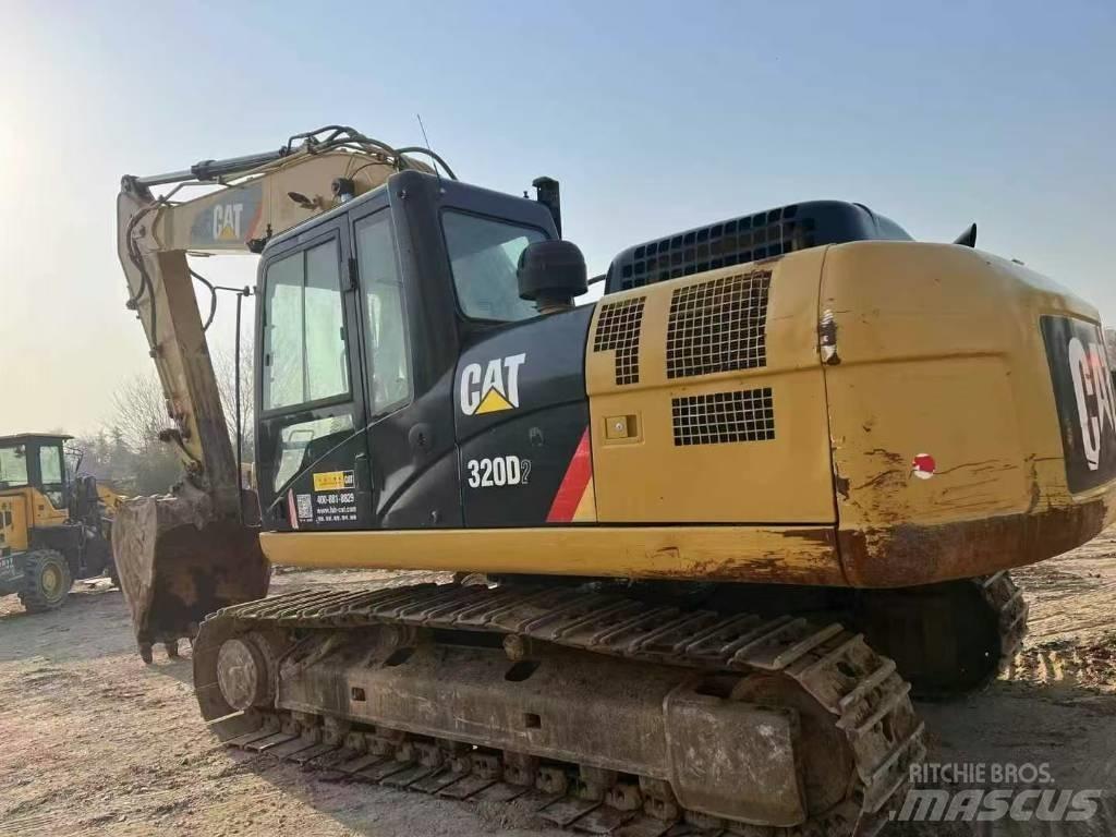 CAT 320 D2 Pásové rýpadlá