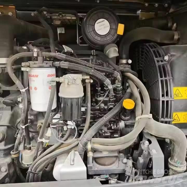 Doosan DX60W Kolesové rýpadlá