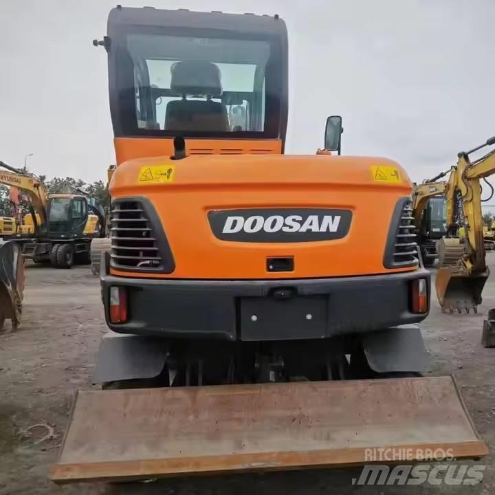 Doosan DX60W Kolesové rýpadlá